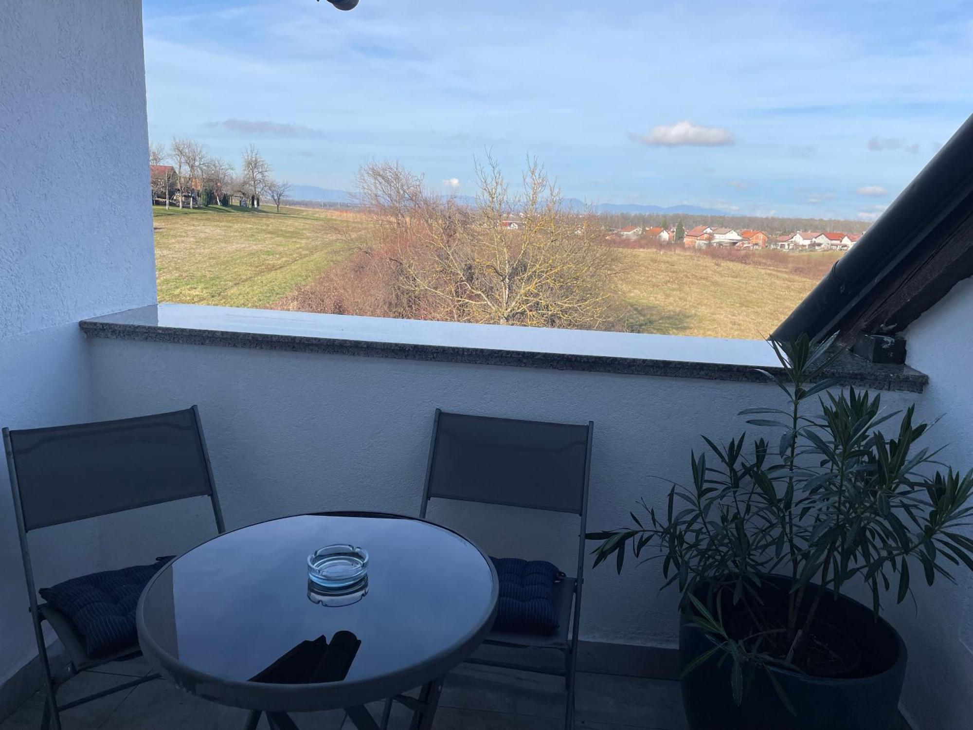 Vila Milka - Balkon - Besplatan Parking - Samostalna Prijava Karlovac Eksteriør billede