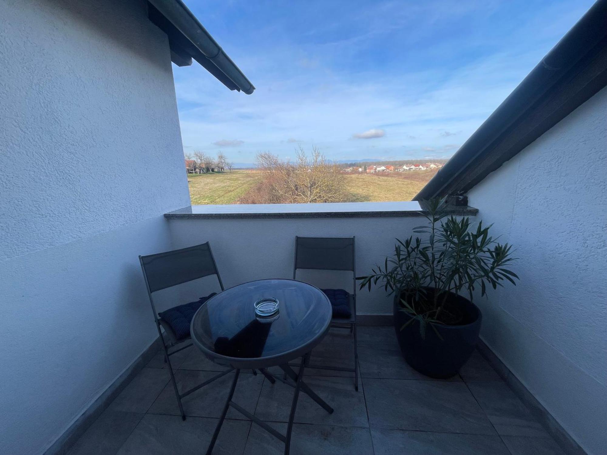 Vila Milka - Balkon - Besplatan Parking - Samostalna Prijava Karlovac Eksteriør billede